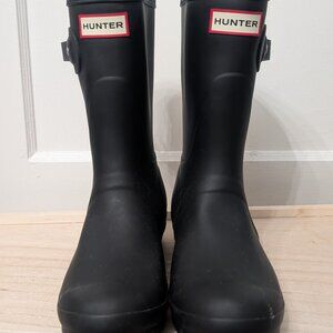 Hunter short rain boots (7M)